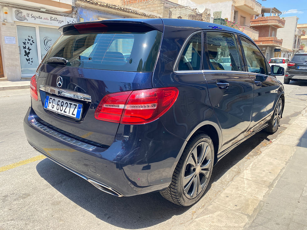 Miniatura: Mercedes B180d SPORT