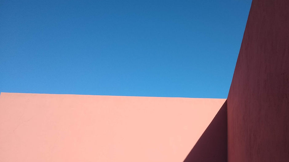 Contraste entre pared y cielo