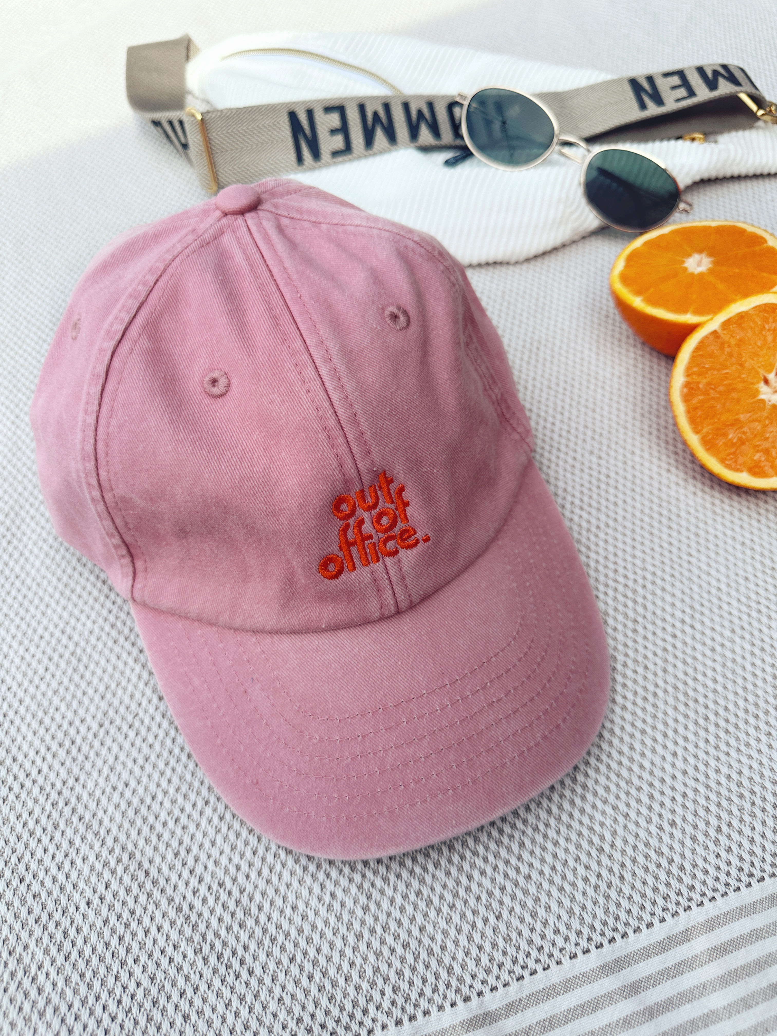 VINTAGE CAP 'OUT OF OFFICE'