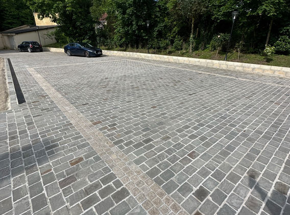 Pavé granit rose, pavé calcaire noir, pavé calcaire blanc, pavé en grès nuancé gris à Domont (95)