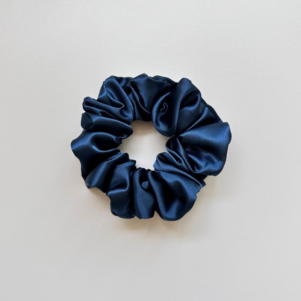 Chouchou taille classique Satin Bleu Nuit classique