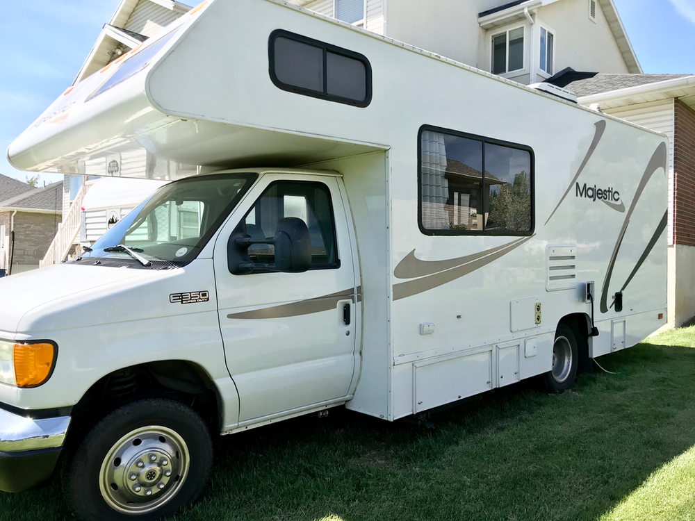 2004 Four Winds Majestic MotorhomeFOR SALE