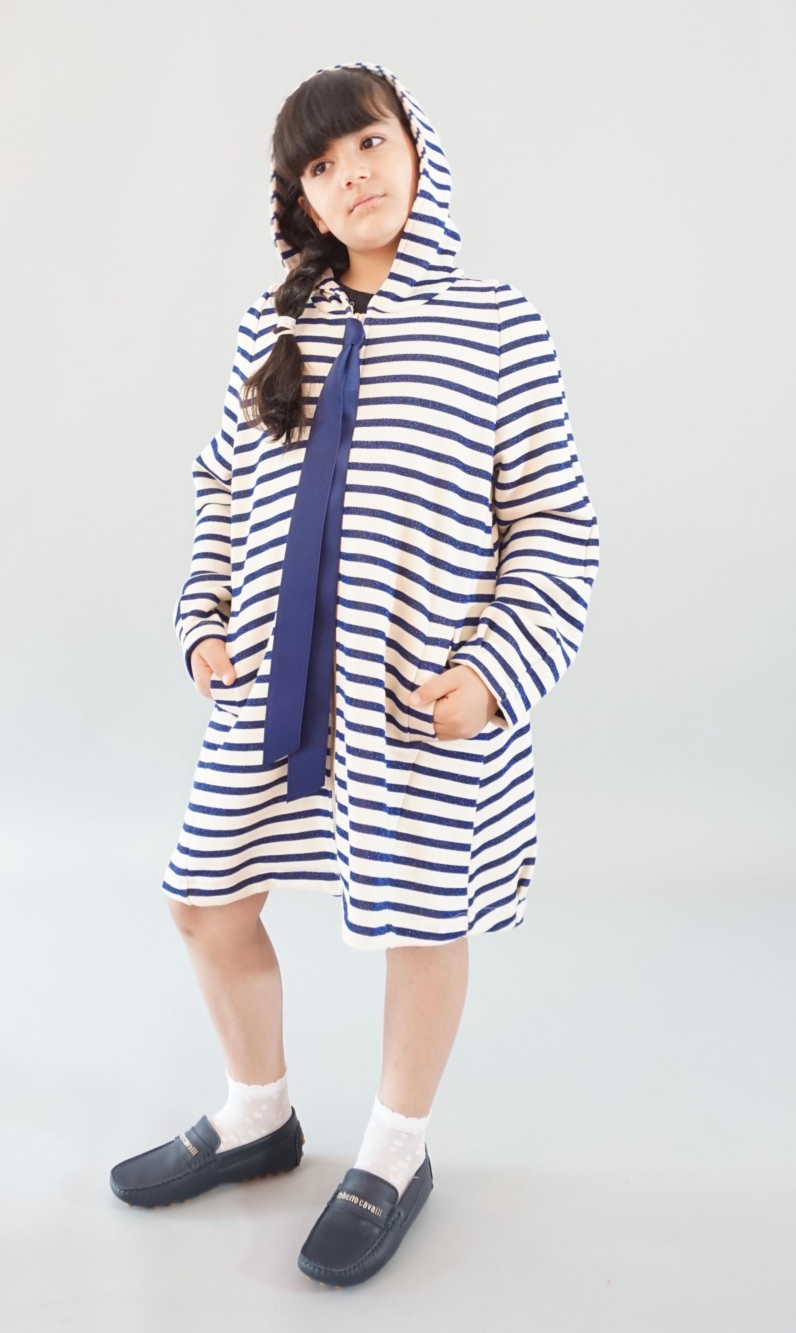 Шикарное пальто в морском образе