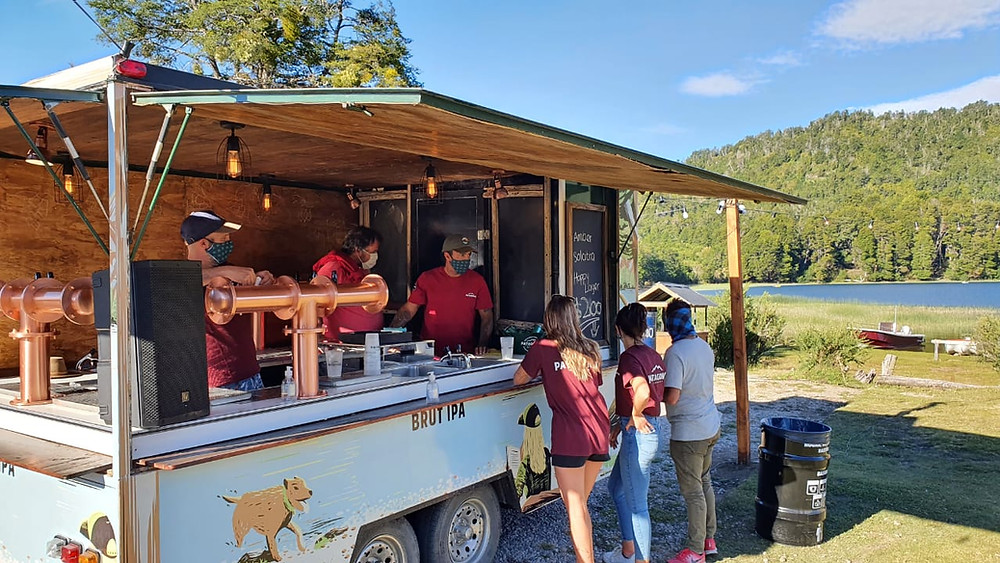 Beertruck de Patagonia en Colonia Suiza