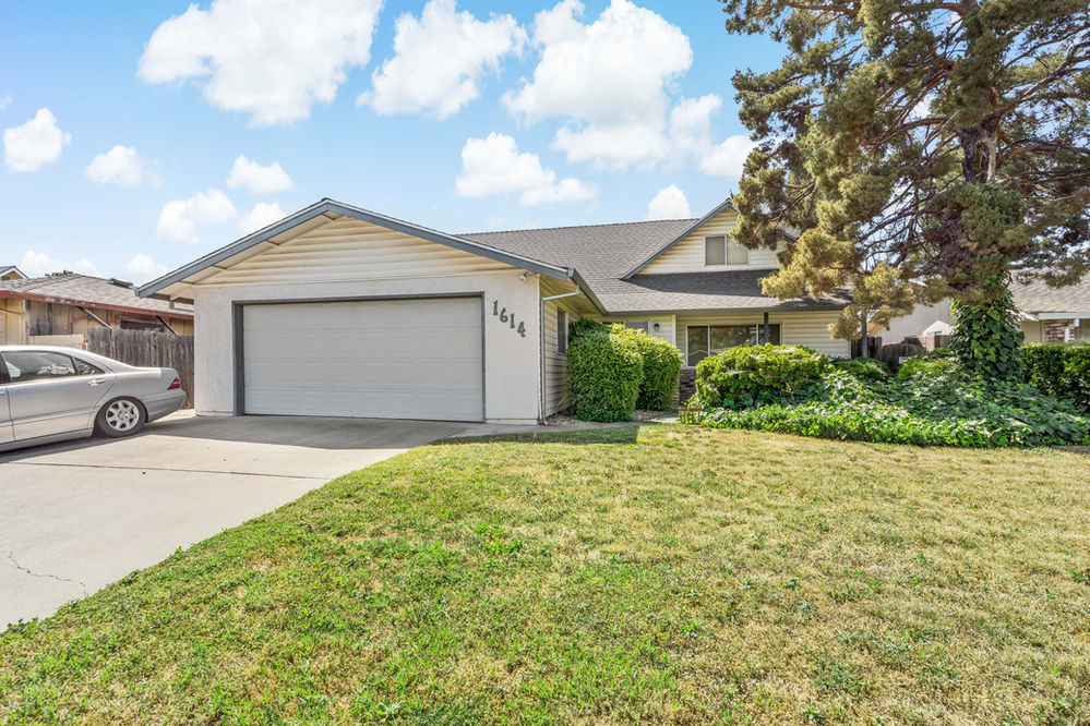 New Listing Charming Home in Beautiful Woodland, CA.