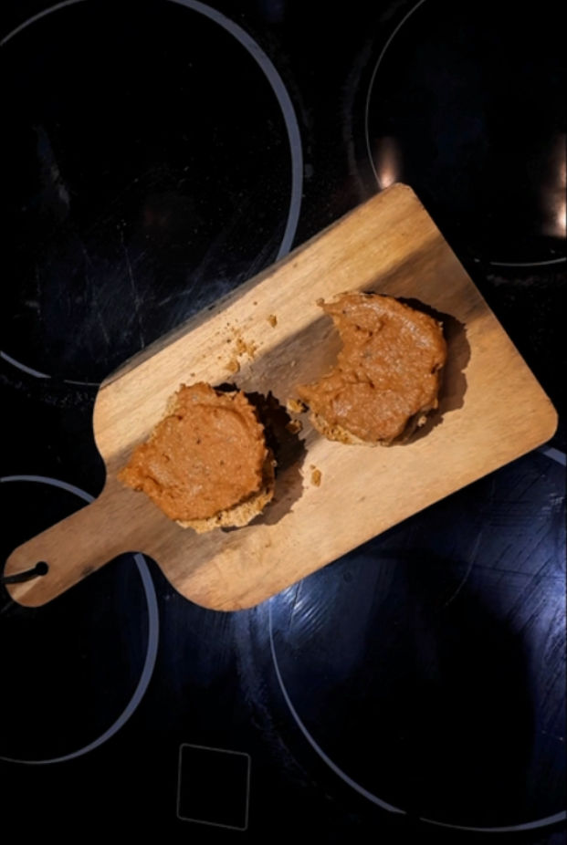 Savory Vegan Scones w. a sundried tomato hummus