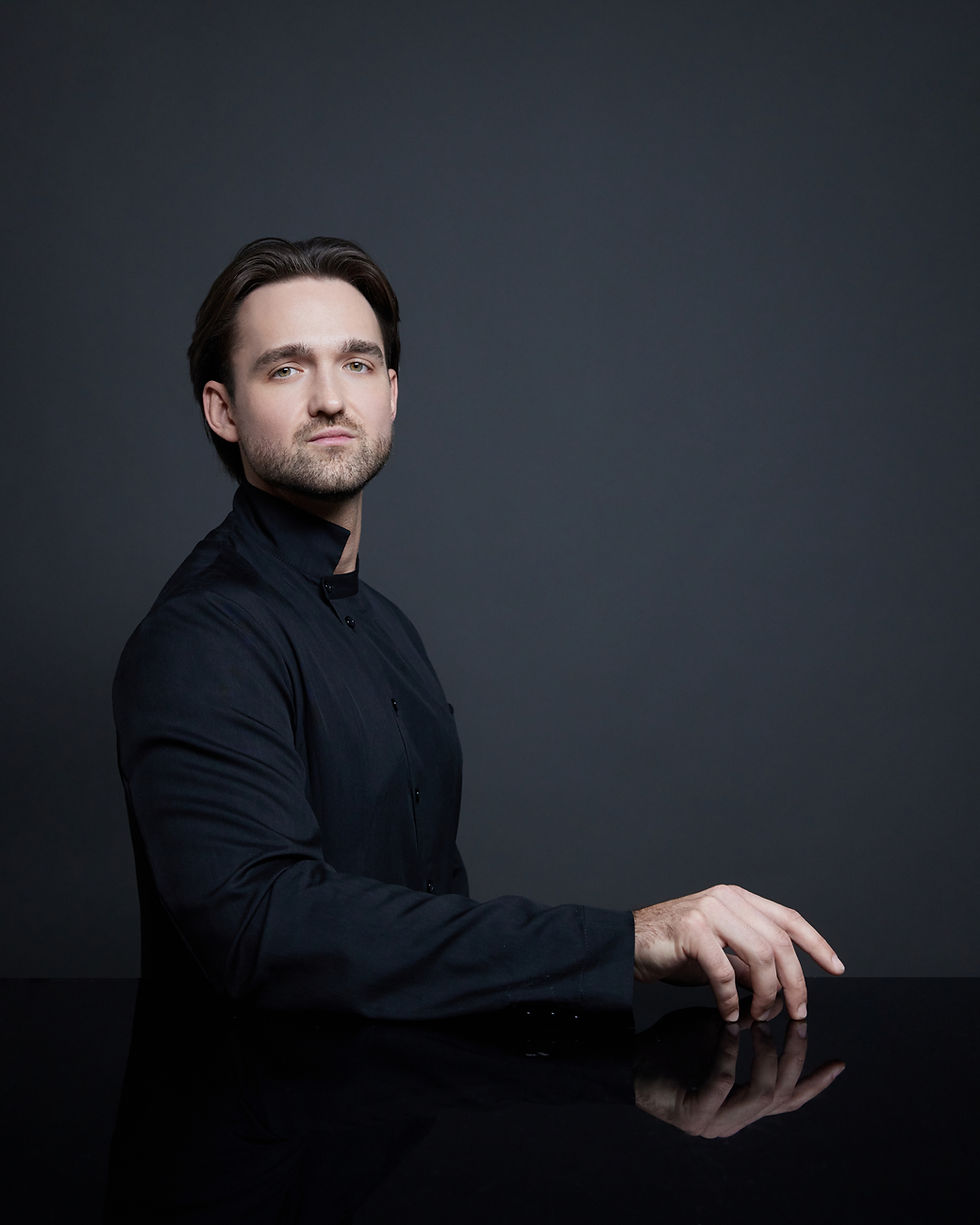 Philipp Lynov by Masha Murzha 06.02.20250907 ret.jpg