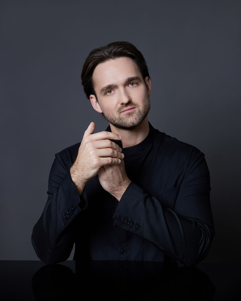 Philipp Lynov by Masha Murzha 06.02.20251027 ret.jpg