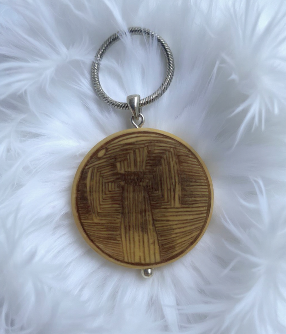 angel motif objet d'art pendant necklace