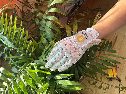 Animal Glove front plant pic.jpg