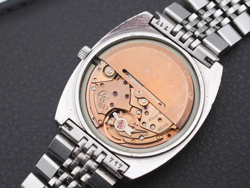 時計 OMEGA 1976 Seamaster quartz TV Screen Omega] Welcome to 1976. : r/Watches