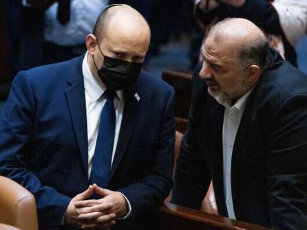 تجدد الخلاف السياسي بين التجمع الوطني الديمقراطي ومنصور عباس