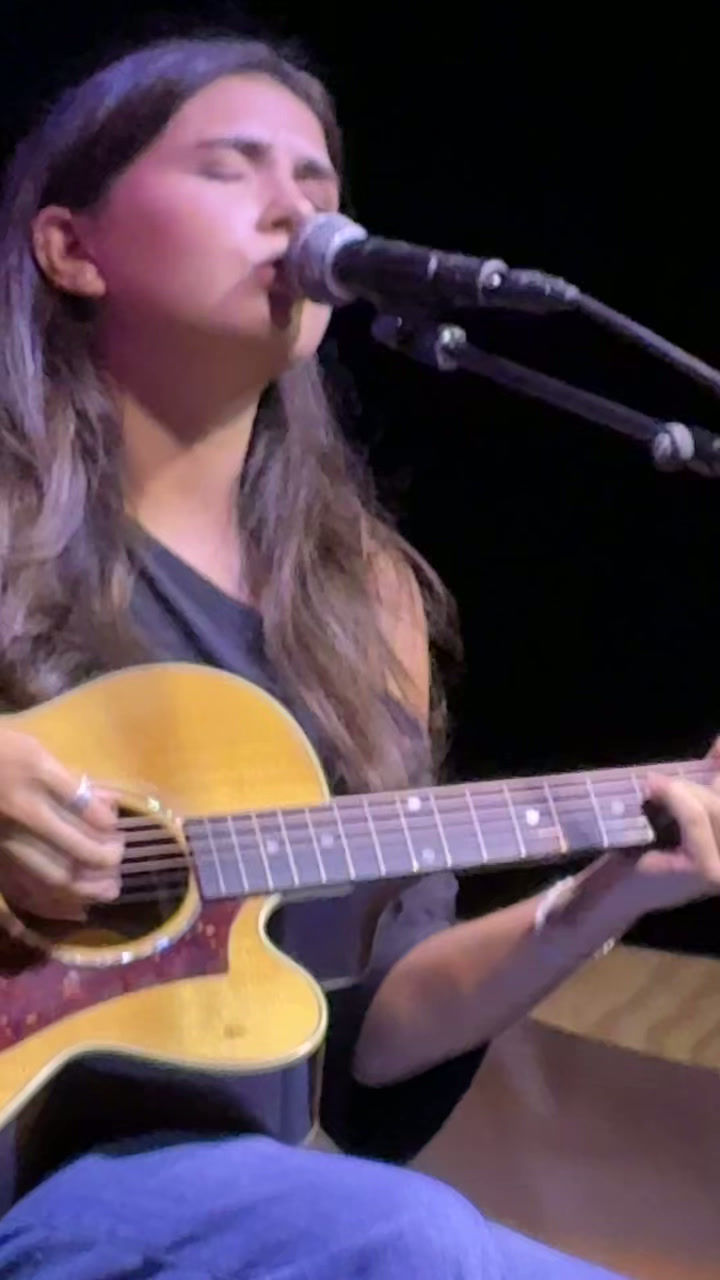 Love Looks Pretty preformed at City Winery Nashville.mov