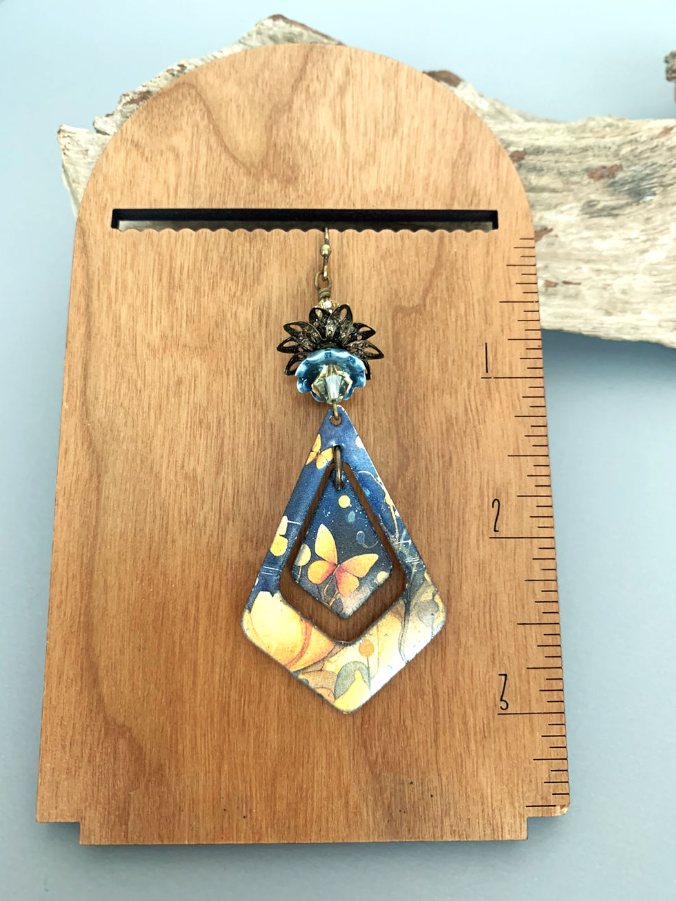 Thumbnail: Blue butterfly pattern clip-on earring