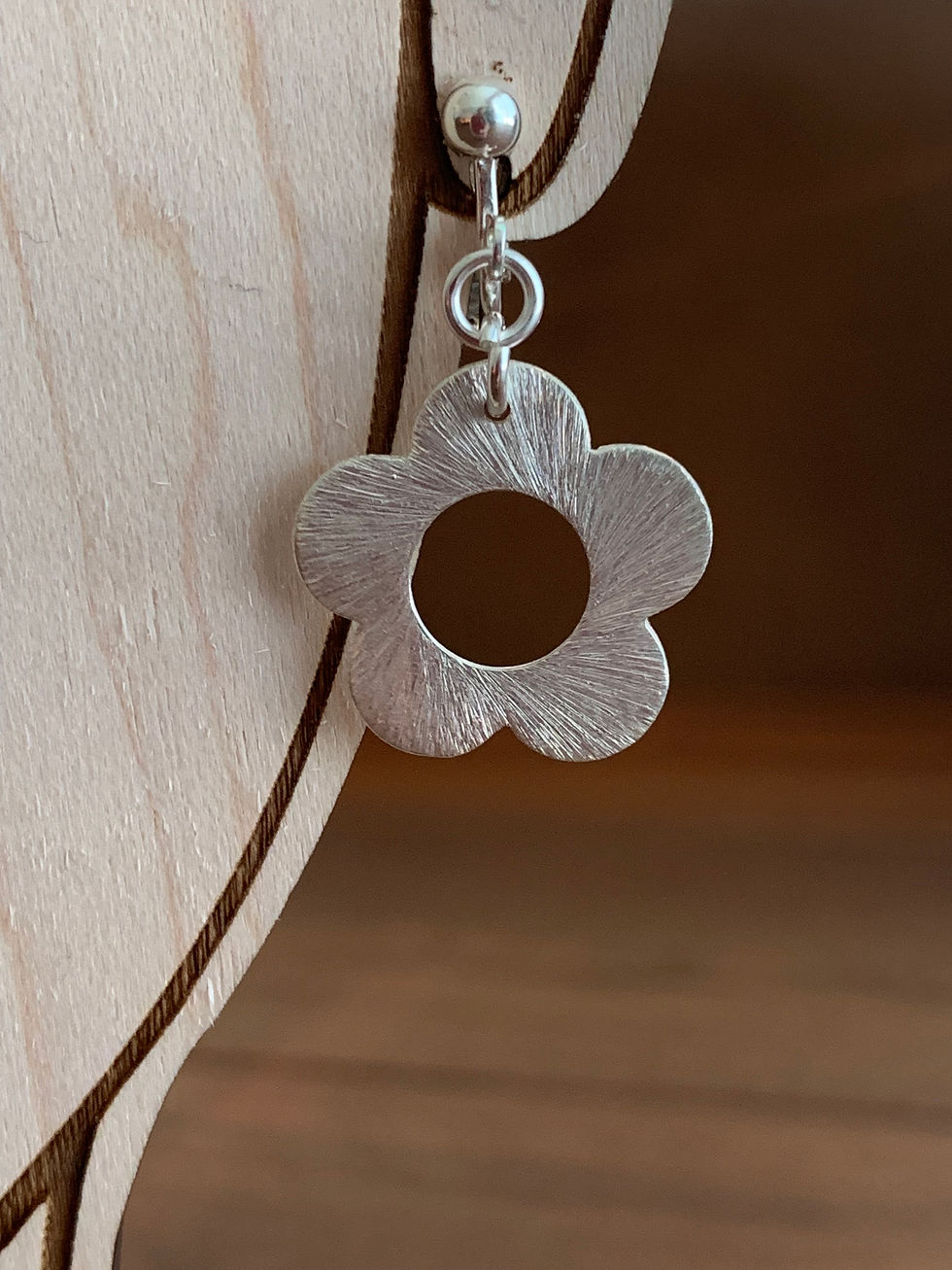 Thumbnail: Silver flower earring with cutout