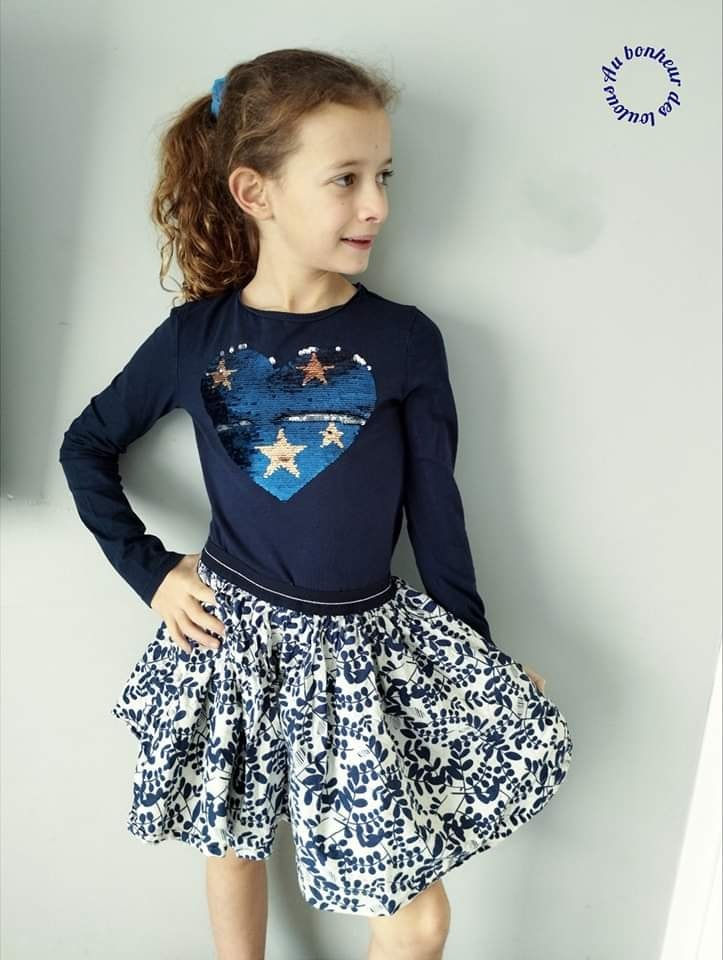 10 ans ensemble Okaïdi teeshirt et jupe 