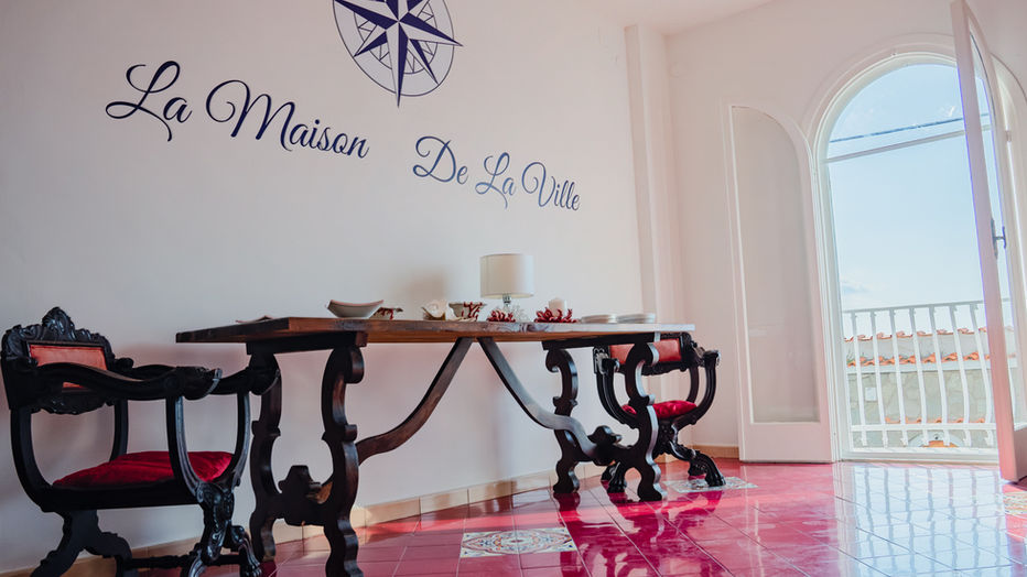 La Maison De La Ville (39).jpg