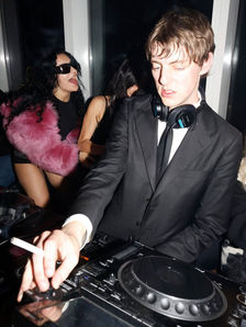 Your Boyfriend Is Two Paychecks Away From Becoming a DJ