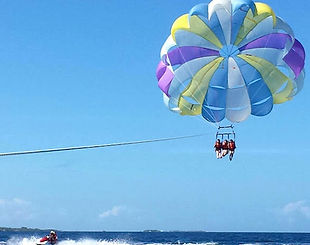 パラセーリングも格安です