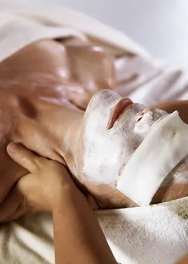 Ju_croucet_microdermabrasion_visage.webp