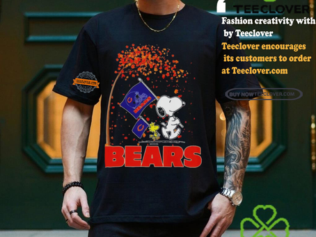 Chicago Bears Snoopy Fan Enjoying The Fall Season T Shirt