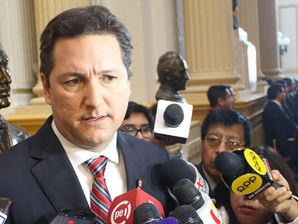 "Los corruptos deben estar riéndose por la falta de liderazgo de Kuczynski"