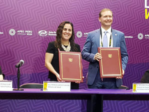 APEC: Perú firmó convenio para combatir cáncer de cuello uterino