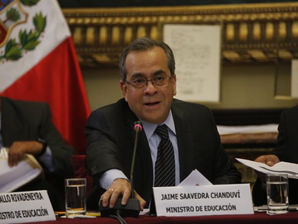 "Los mercenarios de la educación han puesto su dinero y vienen a cobrar"