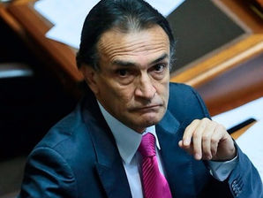 "Así el Ejecutivo haga de esto una cuestión de confianza, nosotros vamos a ir por la censura&qu