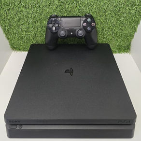 PS4 Slim console
