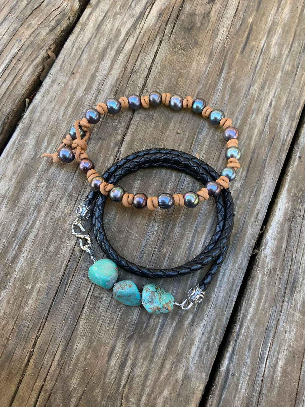 Thumbnail: Peacock Pearl Bracelet 