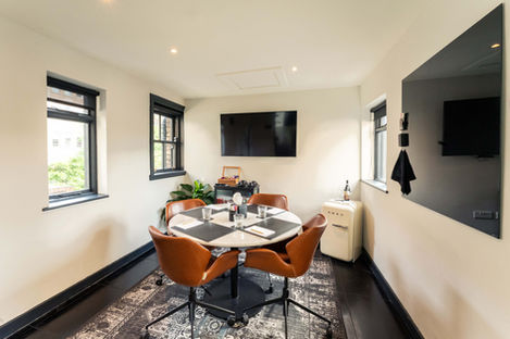 Premium meeting room suite in office development