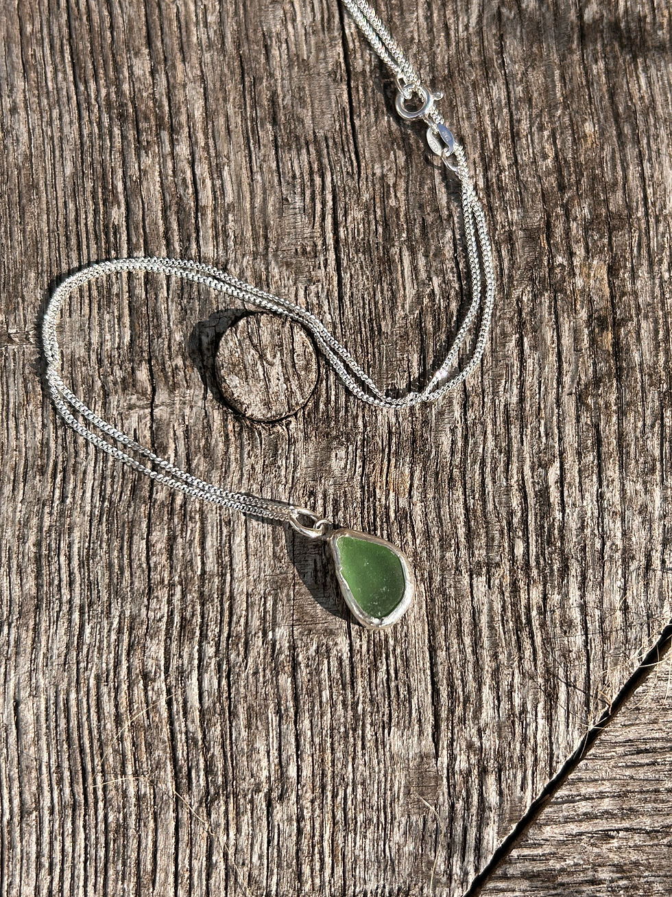 Thumbnail: Green Sea breeze seaglass necklace 