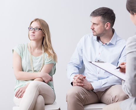 Pareja distanciado, problemas de pareja, celos, peleas.