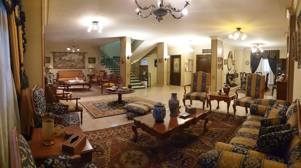 للبيع فيلا توين هاوس بكومبوند المعادى هايتس مساحة الارض 288 متر