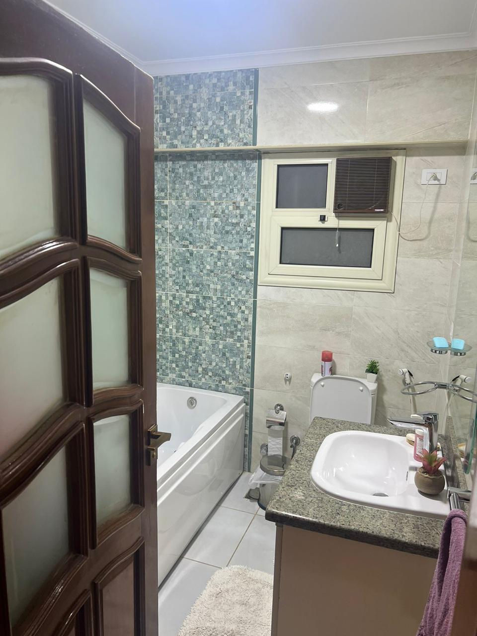 Thumbnail: شقة للبيع بمدينة نصر الحي السابع حى السفارات 160 متر (30-004-2001)