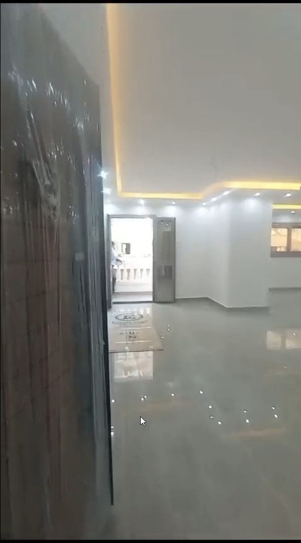 الصورة المصغرة: للبيع شقة م نصر المنطقة الثامنة من السراج مول تشطيب فندقى 220 م الدور الثاني