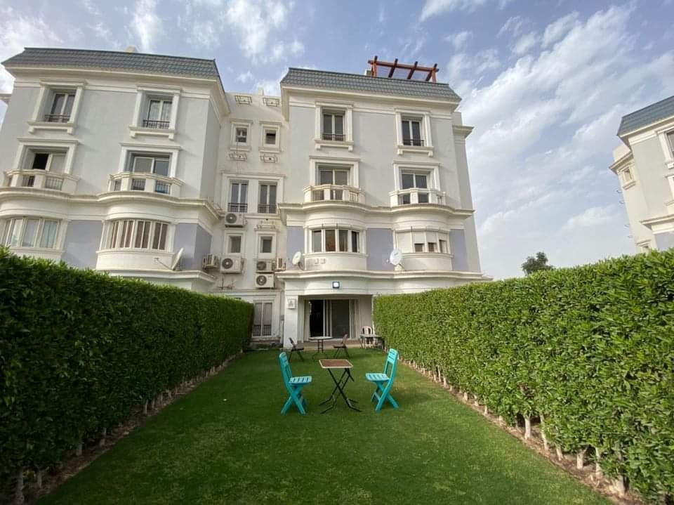 Thumbnail: للبيع فيلا دوبلكس في التجمع الخامس بالقرب من شارع التسعين