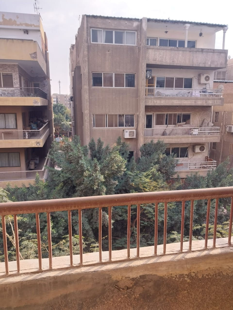 للبيع شقة بمدينة نصر الحي السابع مربع المحكمة 100 متر الدور الرابع (1-636)