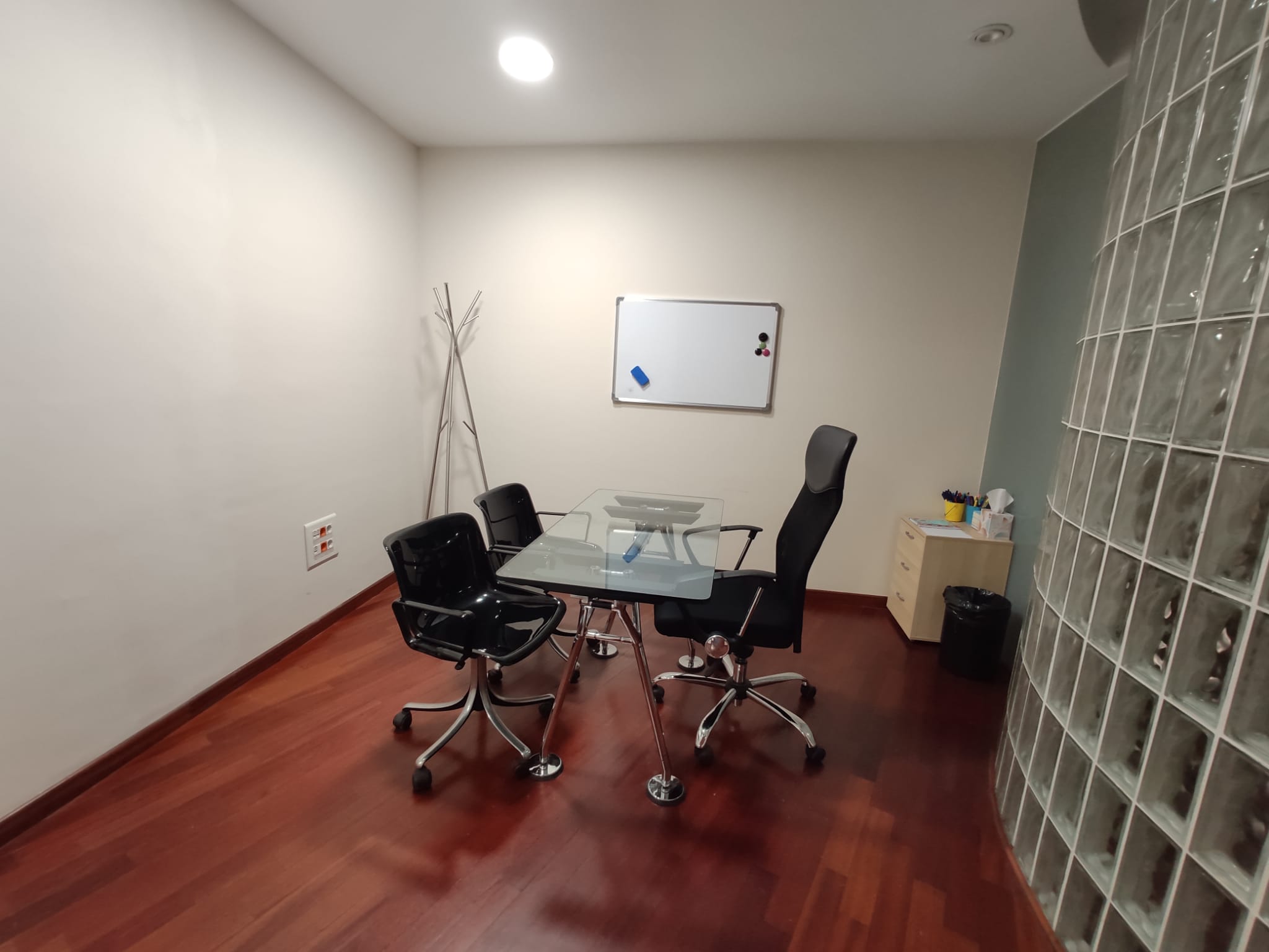 Coworking Valencia: Por qué contratar una oficina privada en nuestro coworking