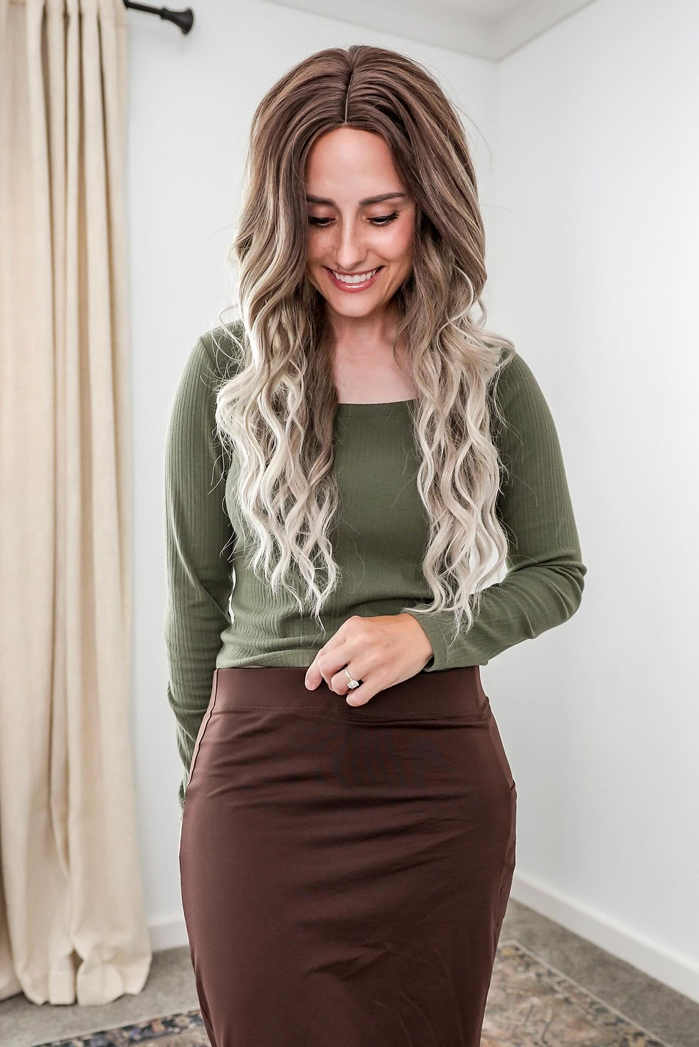 Thumbnail: 31" Athletic skirt with long leggings and side pockets 
