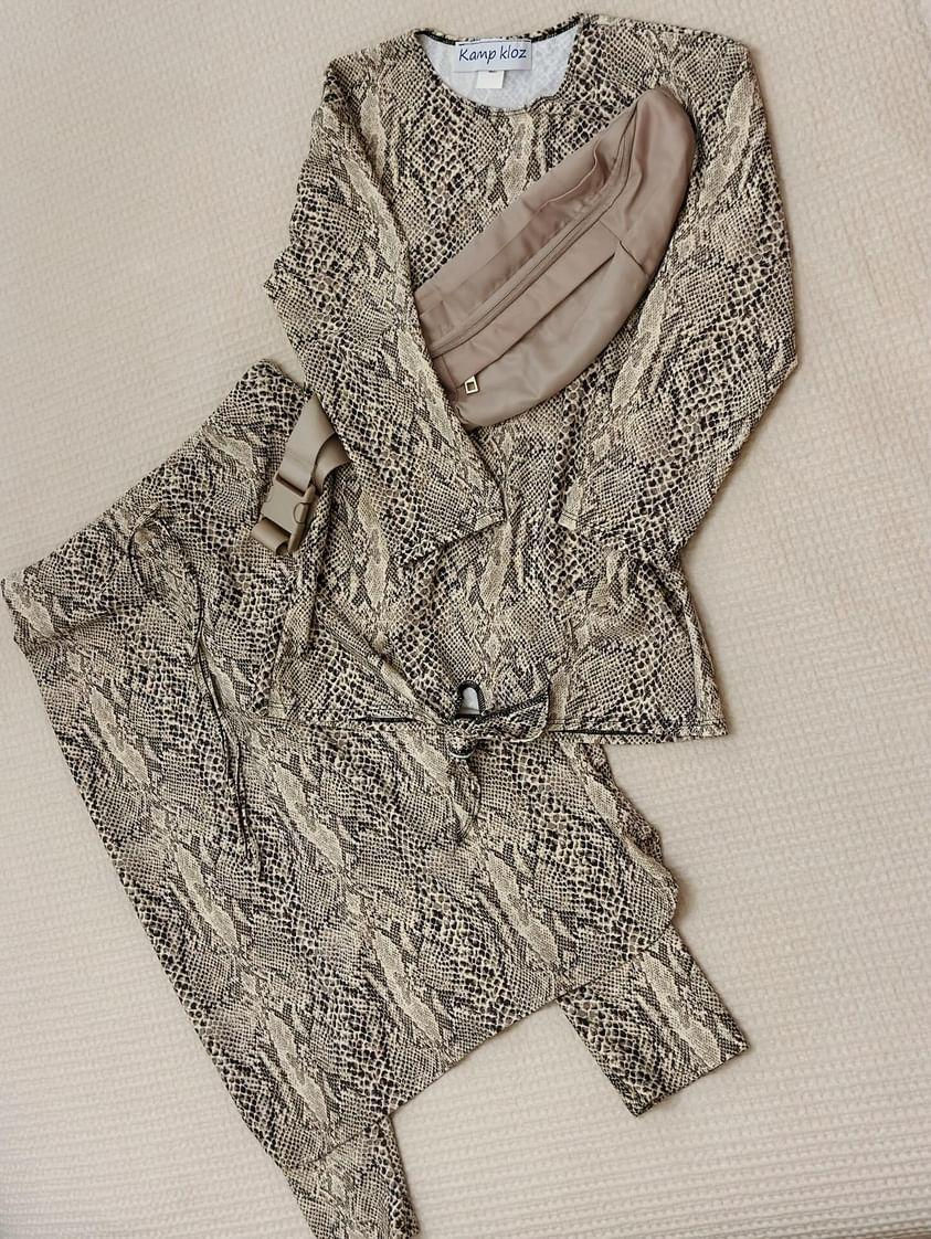 Thumbnail: Regular and 21" swim pencil capri leggings& drawstring snakeskin 
