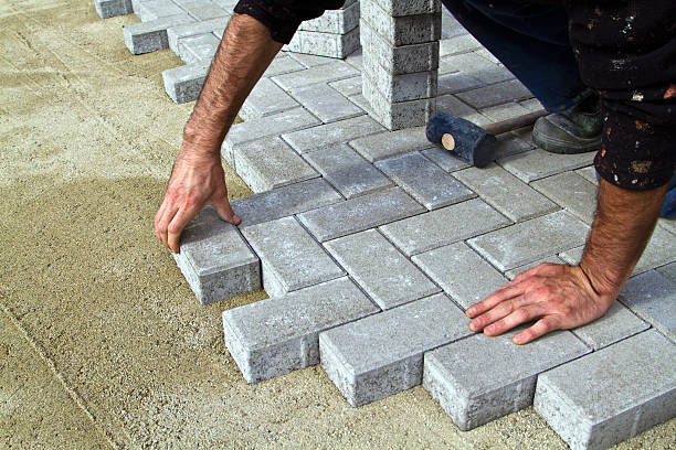 Selecting the Right Outdoor Patio Building Professionals for Your Outdoor Task