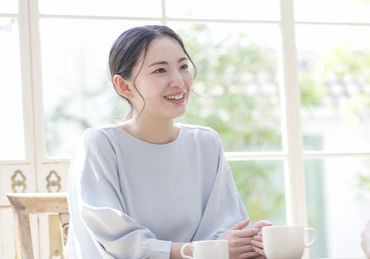 asian-women-talking-home-260nw-1953465292.webp