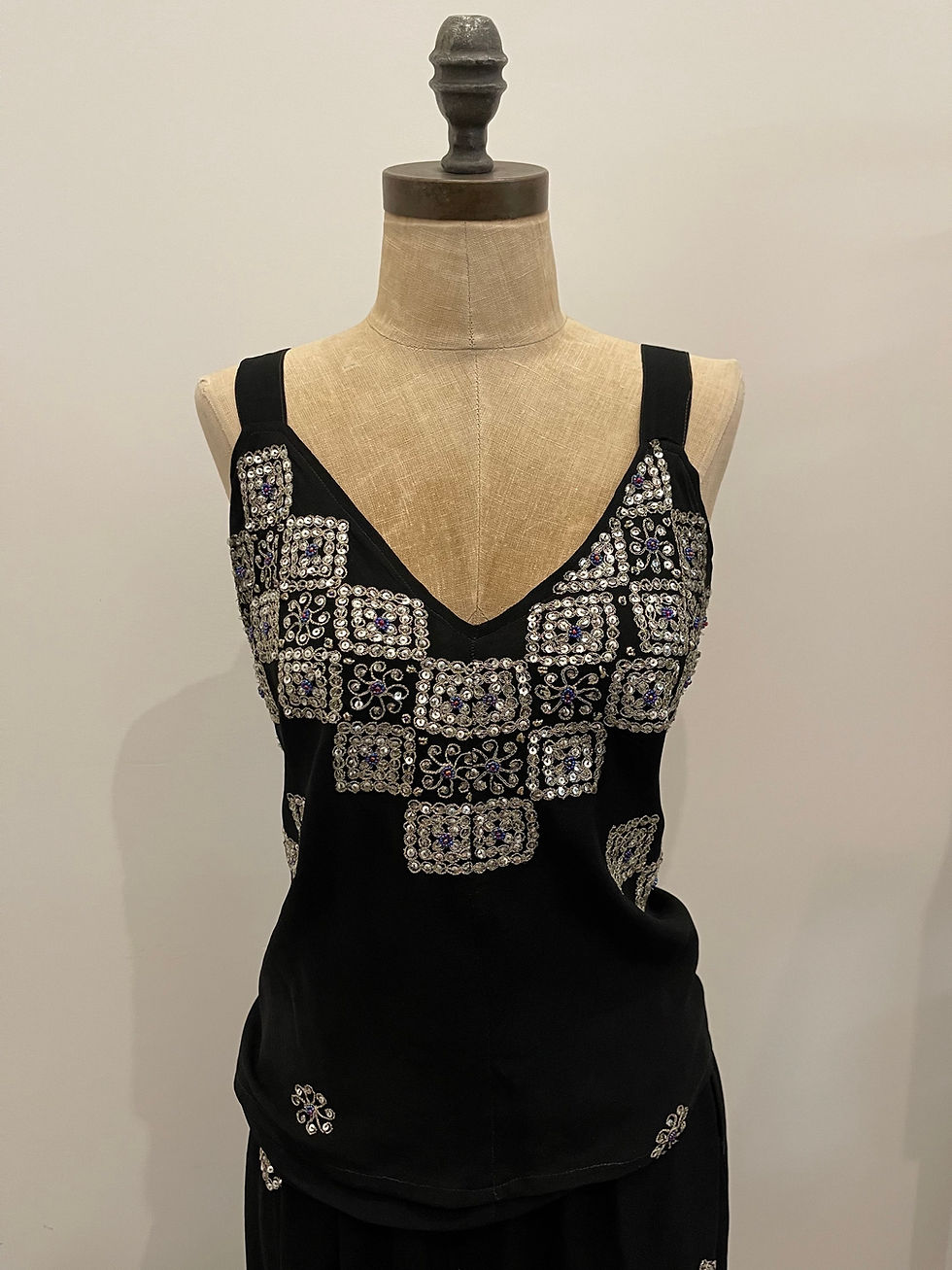 Thumbnail: Jona Indian Black Silk Sequin Skirt Set 