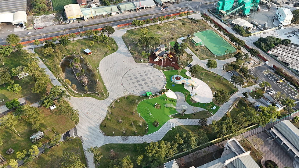 巴轆公園透過分散式集水設計,讓生態池、沙坑、礫石坑,甚至松木皮鋪面,皆能在大雨來臨時發揮暫存雨水的作用