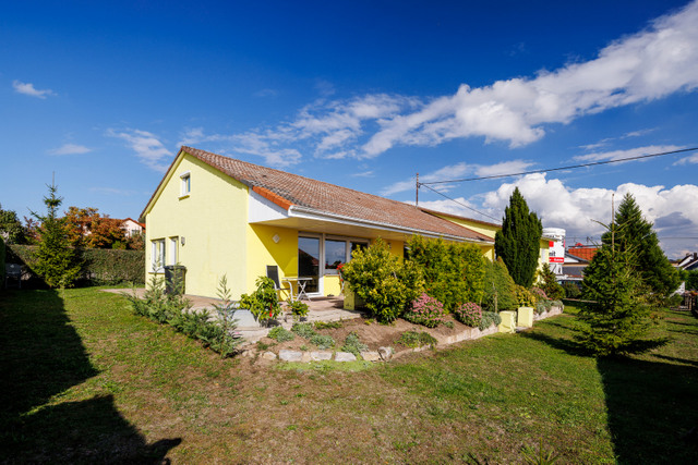VERKAUFT Renoviertes Haus mit großem Garten und Einliegerwohnung in