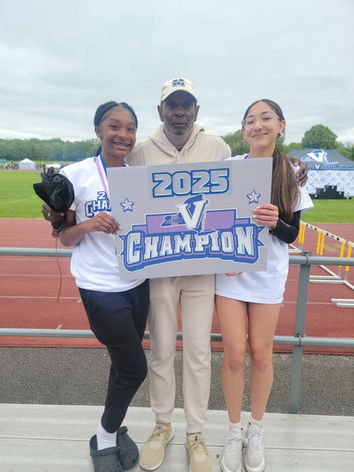 Coach Cooper with 4x100m sectional champions Sydnei Davis and Eliana Murature