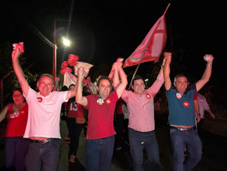 Caminhada do 13 avermelha o barro Muriti em Crato com a presença do deputado Pedro Lobo e do prefeito Zé Ailton Brasil
