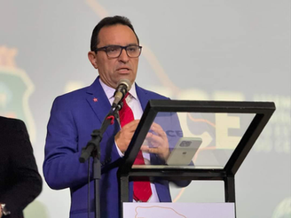 Na tribuna, deputado Pedro Lobo (PT) destaca programas de combate à fome e de fortalecimento da agricultura familiar dos governos de Lula e Elmano